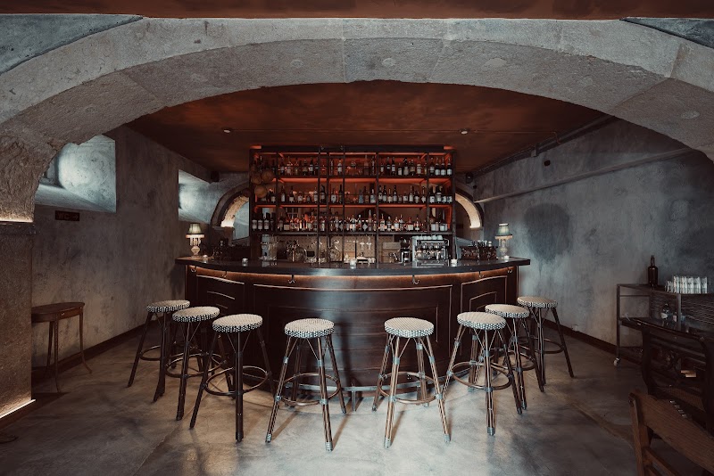 Arco Cocktail Bar & Café